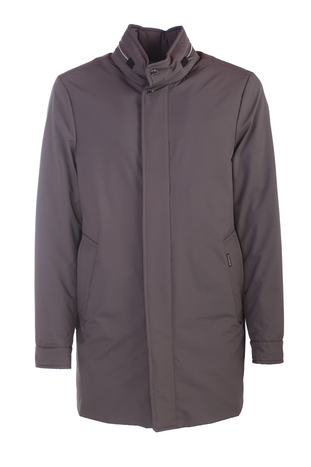 shop MOORER Saldi Giaccone: Moorer giaccone "BRACCI".
Elegante spolverino waterproof con cappuccio, trapuntato a boudin internamente con leggere imbottitura in piuma. 
Dettagli che lo rendono unico come il collo in piedi con zip rifinita alle estremità con inserti in camoscio e bottoni a pressione. 
Coulisse in vita, tasche verticali esterne, tasche interne porta documenti con zip e rifiniture logate e inserti interni in flanella tecnica.
Composizione: 100% poliammide.
Made in Italy.
Moorer giaccone "BRACCI".
Elegante spolverino waterproof con cappuccio, trapuntato a boudin internamente con leggere imbottitura in piuma. 
Dettagli che lo rendono unico come il collo in piedi con zip rifinita alle estremità con inserti in camoscio e bottoni a pressione. 
Coulisse in vita, tasche verticali esterne, tasche interne porta documenti con zip e rifiniture logate e inserti interni in flanella tecnica.Moorer giaccone "BRACCI".
Elegante spolverino waterproof con cappuccio, trapuntato a boudin internamente con leggere imbottitura in piuma. 
Dettagli che lo rendono unico come il collo in piedi con zip rifinita alle estremità con inserti in camoscio e bottoni a pressione. 
Coulisse in vita, tasche verticali esterne, tasche interne porta documenti con zip e rifiniture logate e inserti interni in flanella tecnica.
Composizione: 100% poliammide.
Made in Italy.. BRACCI SKT-0203 number 2846398